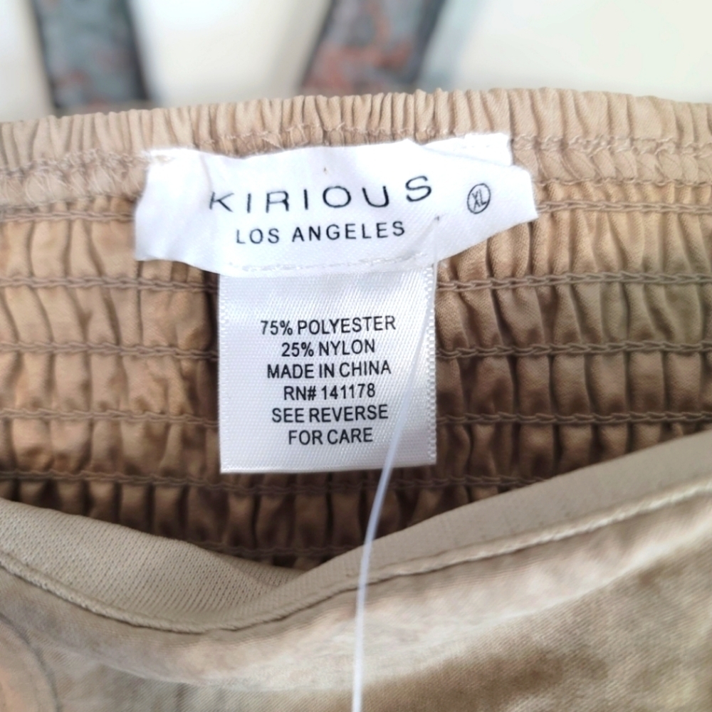 *NWT* KIRIOUS Los Angeles, Taupe Smocked Crop Top, Size XL - Picture 3 of 5